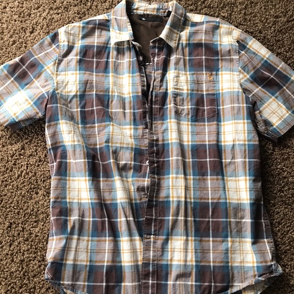 Short sleeve Men’s Large Volcom button up shirt - Picture 1 of 3